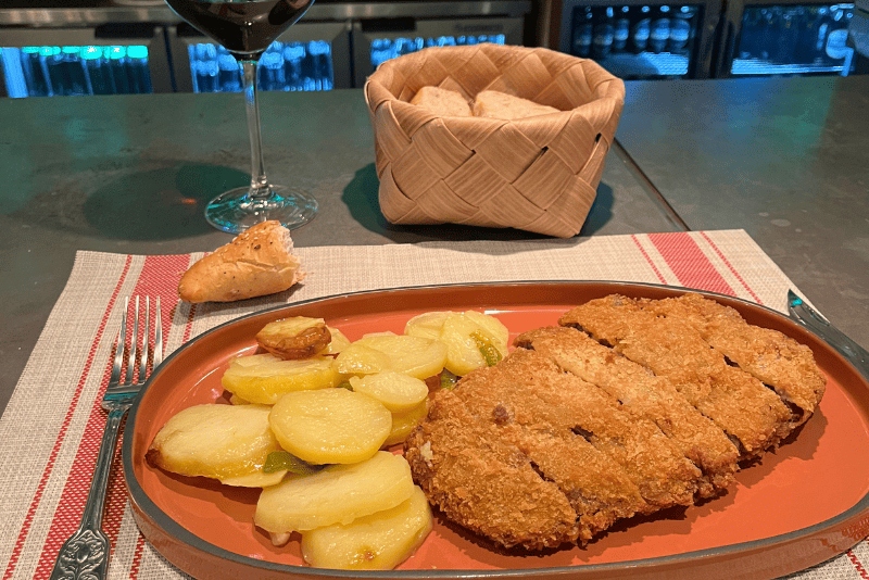 Dónde Comer un Buen Cachopo en Madrid: Guía para Amantes del Queso y el Crujiente